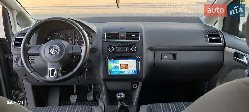Минивэн Volkswagen Touran 2011 в Хотине