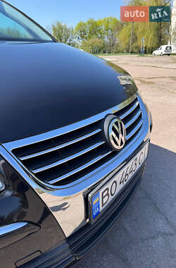 Мінівен Volkswagen Touran 2009 в 