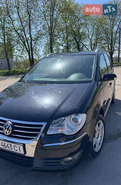 Мінівен Volkswagen Touran 2009 в 