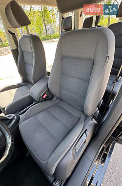 Мінівен Volkswagen Touran 2009 в 