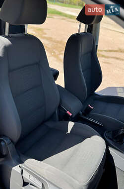 Мінівен Volkswagen Touran 2009 в 