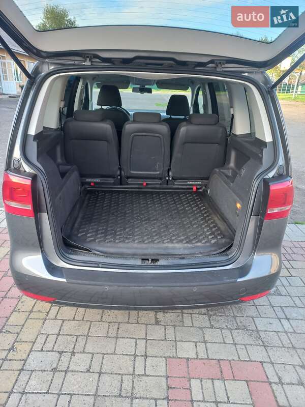 Минивэн Volkswagen Touran 2011 в Коломые