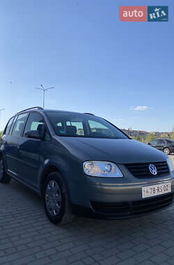 Мінівен Volkswagen Touran 2006 в 
