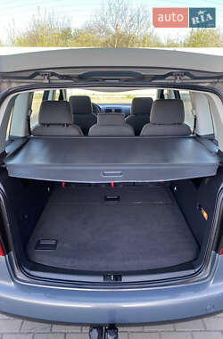 Мінівен Volkswagen Touran 2006 в 