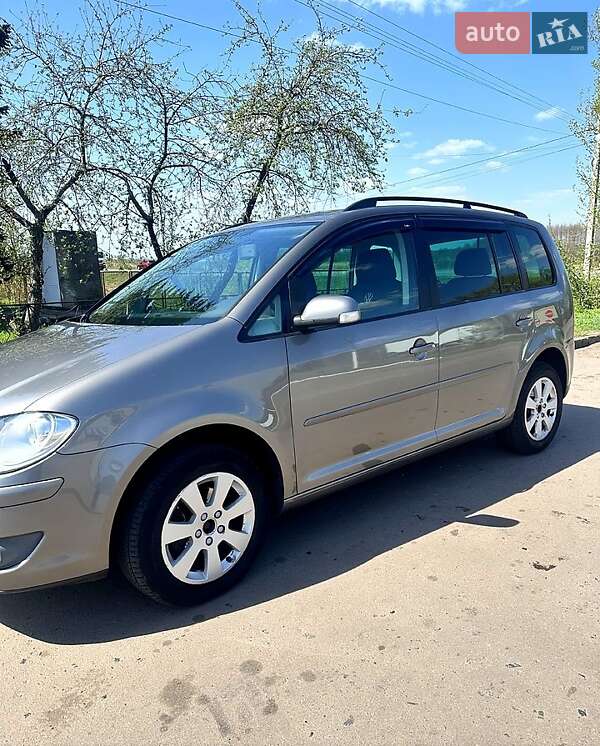 Минивэн Volkswagen Touran 2007 в 