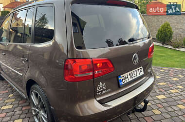 Мінівен Volkswagen Touran 2011 в 