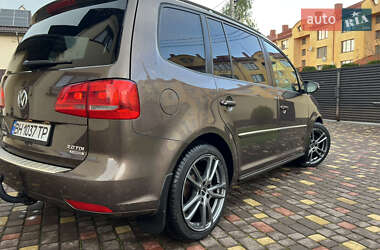 Мінівен Volkswagen Touran 2011 в 