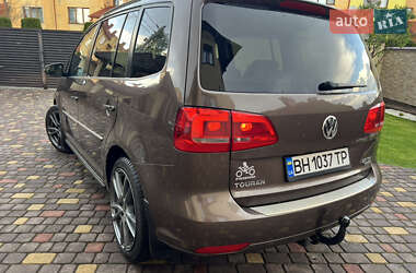 Мінівен Volkswagen Touran 2011 в 