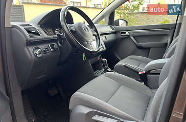 Мінівен Volkswagen Touran 2011 в 