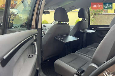 Мінівен Volkswagen Touran 2011 в 
