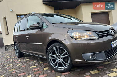 Мінівен Volkswagen Touran 2011 в 