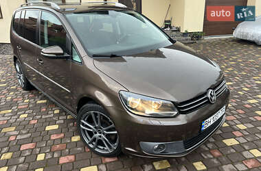 Мінівен Volkswagen Touran 2011 в 
