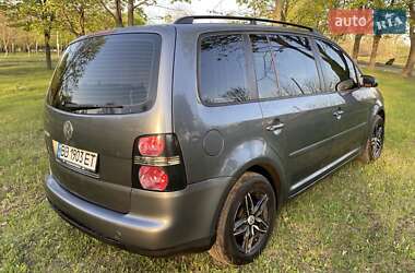 Мінівен Volkswagen Touran 2004 в 