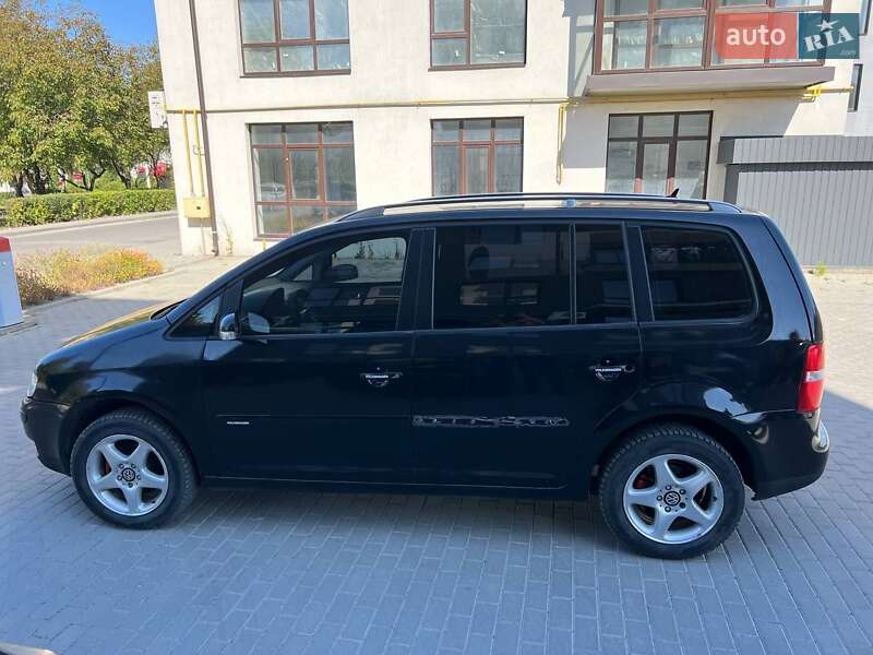 Мінівен Volkswagen Touran 2005 в Покровському