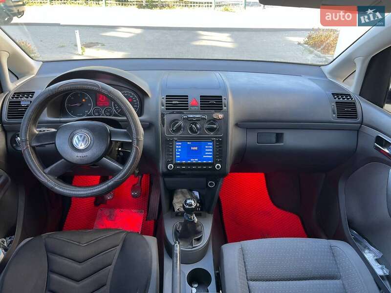 Мінівен Volkswagen Touran 2005 в Покровському