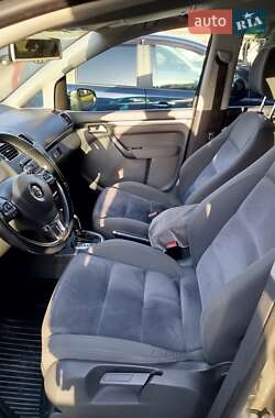 Минивэн Volkswagen Touran 2011 в 