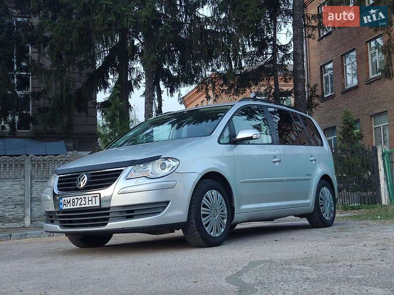Мінівен Volkswagen Touran 2009 в Бердичеві