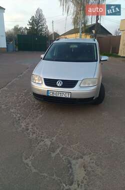Минивэн Volkswagen Touran 2003 в 