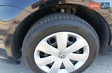 Минивэн Volkswagen Touran 2011 в 