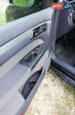 Мінівен Volkswagen Touran 2006 в 