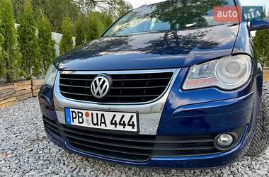 Минивэн Volkswagen Touran 2007 в 