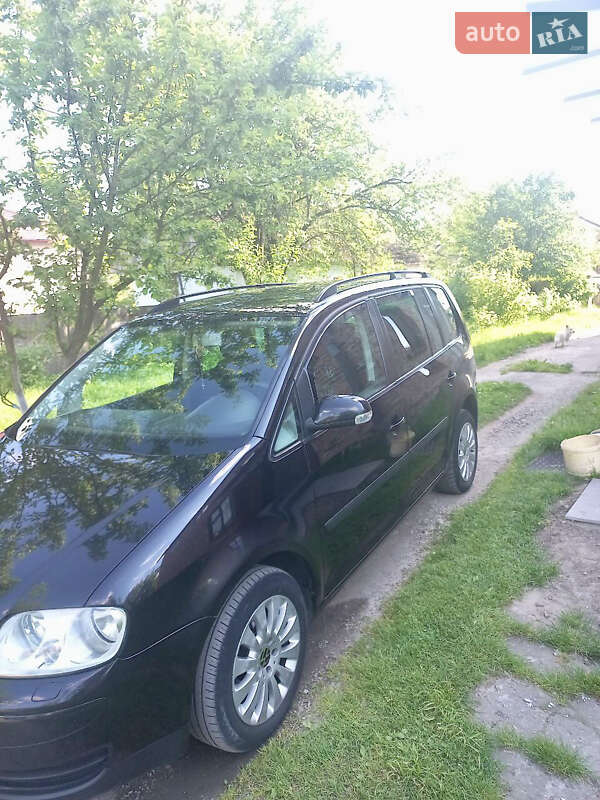 Мінівен Volkswagen Touran 2004 в Пустомитах