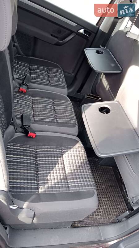 Мінівен Volkswagen Touran 2012 в Тячеві