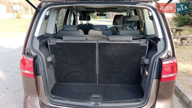 Мінівен Volkswagen Touran 2012 в Тячеві