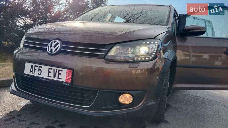 Мінівен Volkswagen Touran 2012 в Тячеві