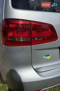 Мінівен Volkswagen Touran 2015 в 