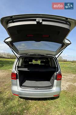 Мінівен Volkswagen Touran 2015 в 