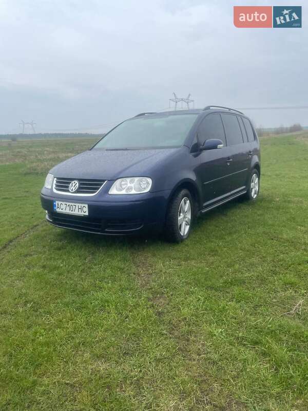 Минивэн Volkswagen Touran 2003 в 