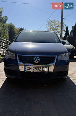 Минивэн Volkswagen Touran 2009 в Черновцах