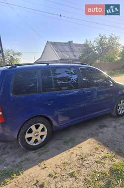 Минивэн Volkswagen Touran 2006 в 