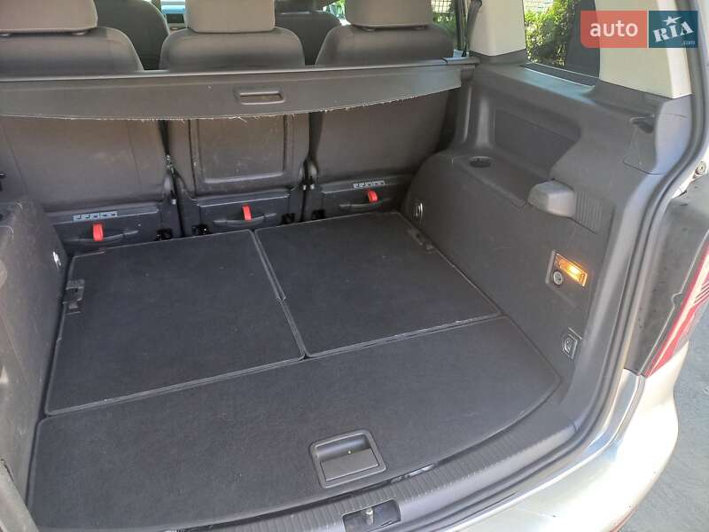 Минивэн Volkswagen Touran 2009 в Жмеринке