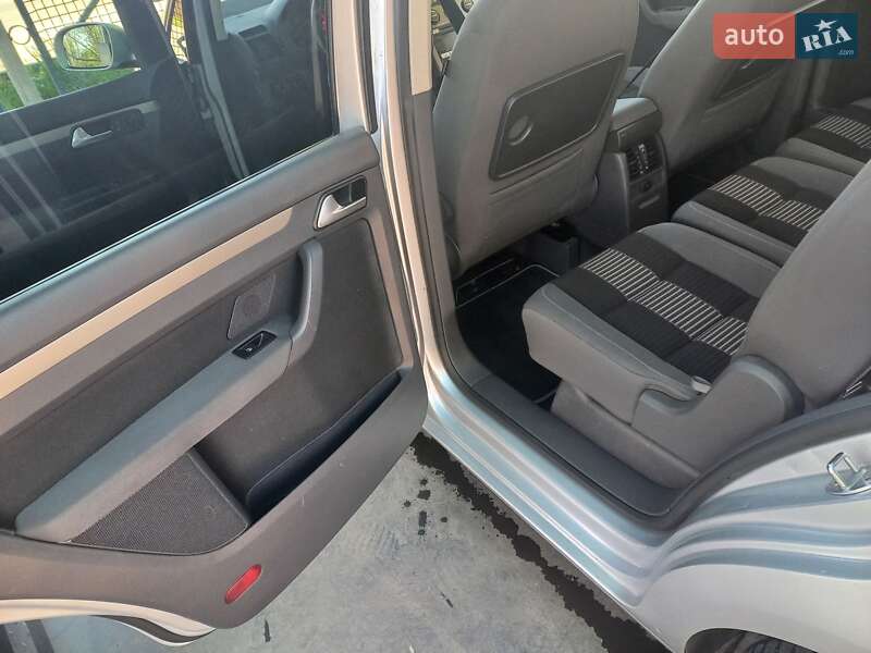 Минивэн Volkswagen Touran 2009 в Жмеринке