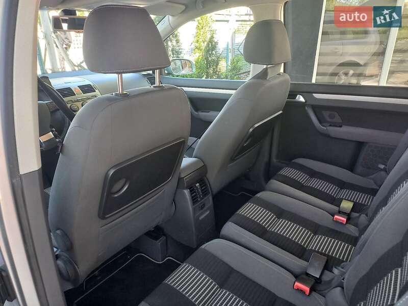 Минивэн Volkswagen Touran 2009 в Жмеринке