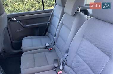 Минивэн Volkswagen Touran 2005 в 