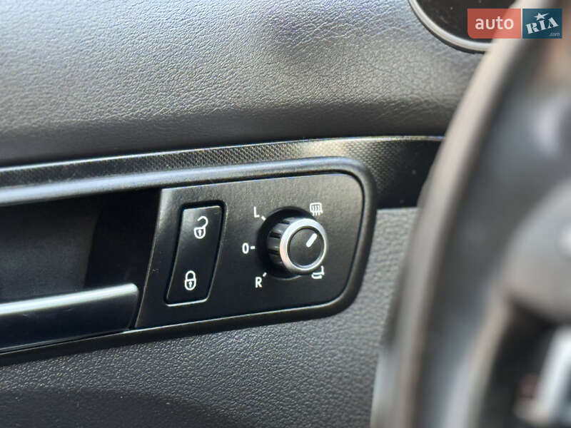 Минивэн Volkswagen Touran 2012 в Луцке