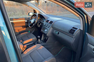 Мінівен Volkswagen Touran 2004 в 