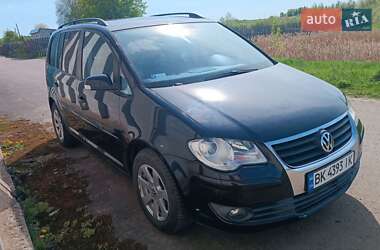Минивэн Volkswagen Touran 2009 в 