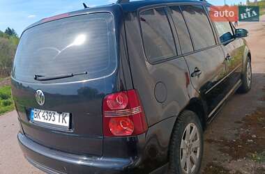 Минивэн Volkswagen Touran 2009 в 