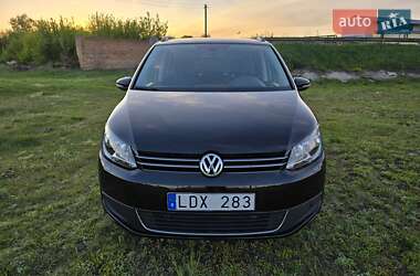 Минивэн Volkswagen Touran 2011 в 
