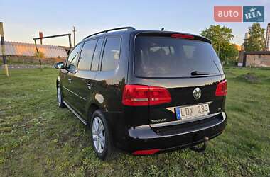 Минивэн Volkswagen Touran 2011 в 