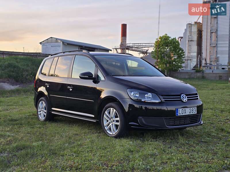 Минивэн Volkswagen Touran 2011 в 