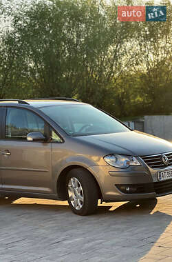 Минивэн Volkswagen Touran 2008 в 