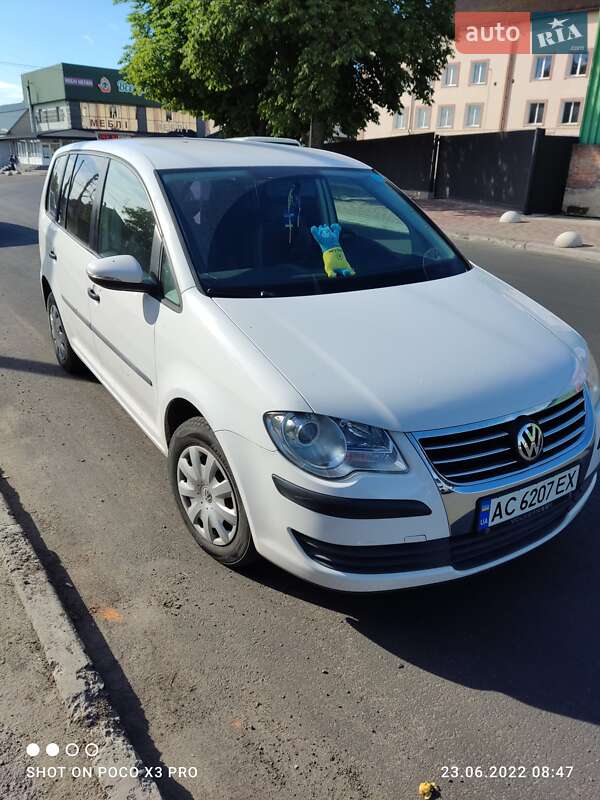 Мінівен Volkswagen Touran 2010 в 