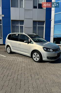 Мінівен Volkswagen Touran 2013 в 