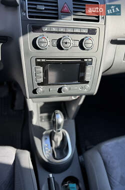 Мінівен Volkswagen Touran 2013 в 
