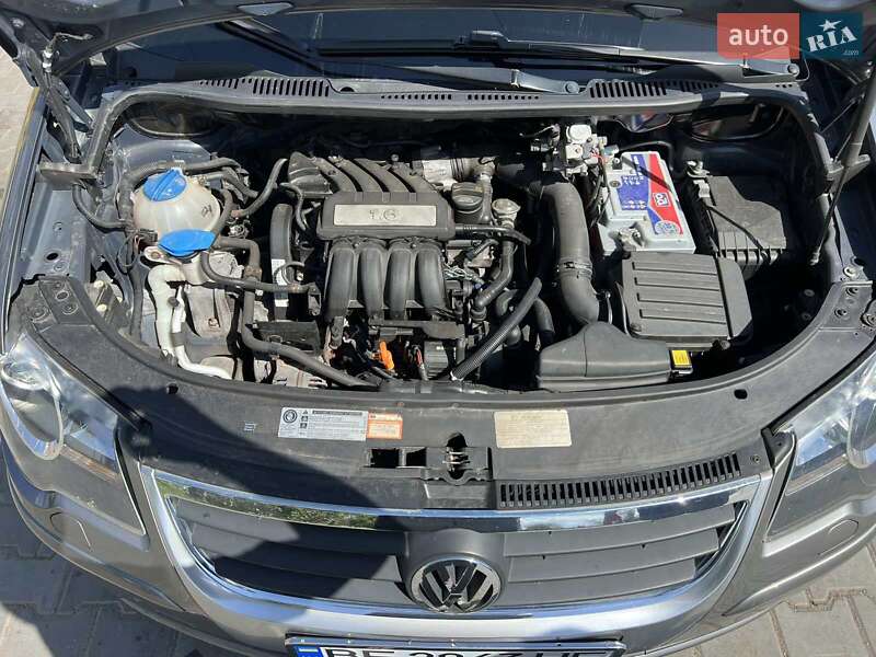 Минивэн Volkswagen Touran 2010 в Николаеве